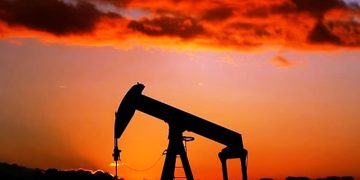 বিশ্ববাজারে তেলের দামে বড় পতন