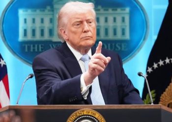 ইরানকে নিশ্চিহ্ন করে দেওয়ার হুমকির পর যুদ্ধবিরতিতে সম্মত ট্রাম্প