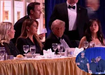  সাংবাদিকদের সঙ্গে নৈশভোজের সময় গুলির শব্দ, সরিয়ে নেয়া হলো ট্রাম্পকে