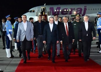 পাকিস্তানে ইরানের পররাষ্ট্রমন্ত্রী, আসছেন যুক্তরাষ্ট্রের প্রতিনিধিরাও