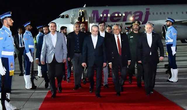 পাকিস্তানে ইরানের পররাষ্ট্রমন্ত্রী, আসছেন যুক্তরাষ্ট্রের প্রতিনিধিরাও