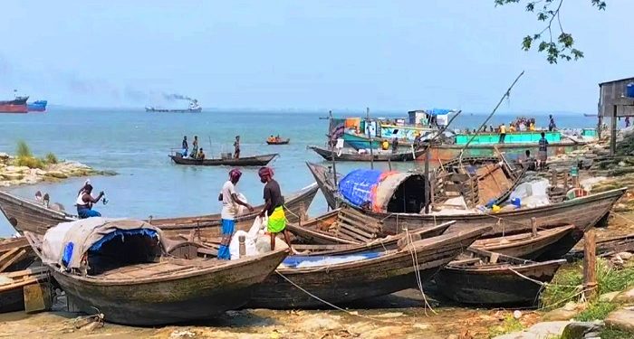 বঙ্গোপসাগরে ৫৮ দিনের নিষেধাজ্ঞা, কর্মহীন ভোলার ৬৫ হাজার জেলে