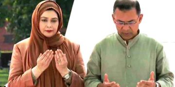 বাবা-মায়ের কবর জিয়ারত করলেন প্রধানমন্ত্রী