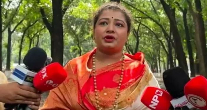 ক্ষমা চেয়ে বাউল শিল্পী হাসিনা সরকারের ভিডিও বার্তা