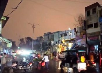 ভারতের উত্তর প্রদেশে ভারী বৃষ্টি ও বজ্রপাতে নিহত প্রায় ৯০