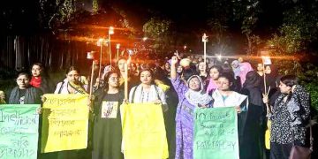 জাবি ছাত্রীকে ধর্ষণ চেষ্টার প্রতিবাদে ফুঁসে উঠল শিক্ষার্থীরা