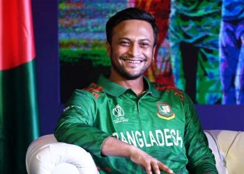 ১ কোটি টাকা দিলেই মামলা থেকে নাম উঠিয়ে দেবে: সাকিব
