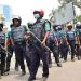 ধানমন্ডিতে আইনশৃঙ্খলা বাহিনীর কঠোর অবস্থান