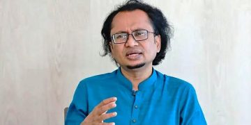 দিল্লির বিমানবন্দর থেকে ফেরত আসছেন তথ্য উপদেষ্টা