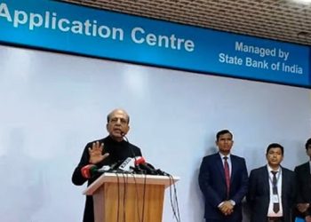বাংলাদেশিদের জন্য ট্যুরিস্ট ভিসা ফের চালুর ঘোষণা ভারতের