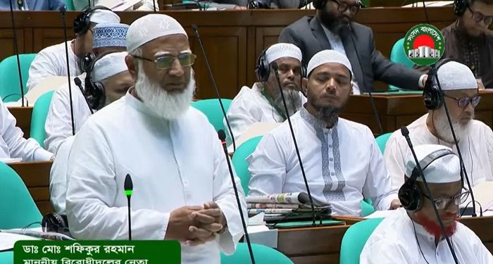 ‘সংসদ তোষামোদের জায়গা নয়, ট্যাক্সের টাকায় যেন চরিত্র হনন না হয়’