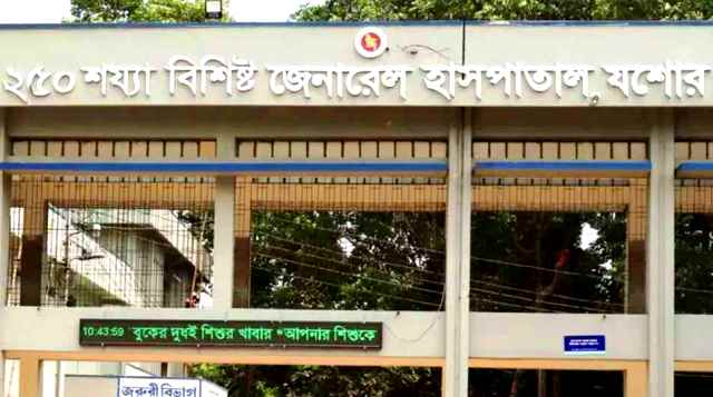 স্ত্রীকে ছুরিকাঘাতে হত্যার পর নিজেকে জখম, অতঃপর..