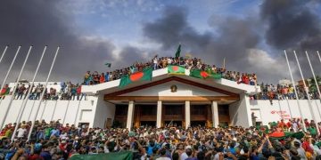 জুলাই শহীদ পরিবারকে মাসিক ২০ হাজার টাকা ভাতার প্রস্তাব