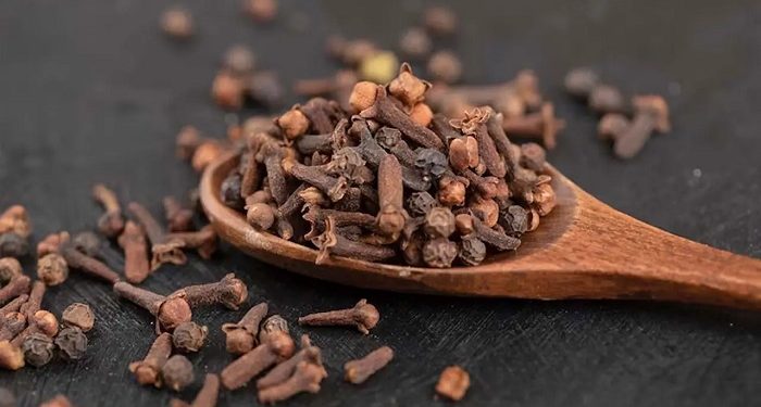 প্রতিদিন সকালে দুটি লবঙ্গ খাওয়ার উপকারিতা