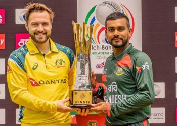 অস্ট্রেলিয়ার বিপক্ষে টস হেরে ব্যাটিংয়ে বাংলাদেশ