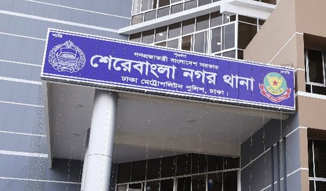 রাজধানীতে ছিনতাইকারীর ছুরিকাঘাতে ২ পুলিশ সদস্য আহত