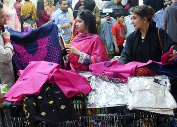 শপিংমল-মার্কেট রাত ৯টা পর্যন্ত খোলা রাখার সিদ্ধান্ত