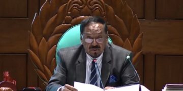 সংসদে মাথা ঝুঁকিয়ে সম্মান প্রদর্শনের রীতি বাতিল ঘোষণা