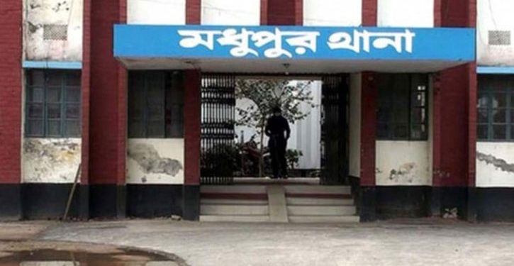 টাঙ্গাইলে ছাগল বাঁচাতে গিয়ে বাবা-ছেলেসহ ৪ জনের মৃত্যু