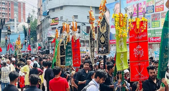 হোসেনি দালান থেকে শুরু হয়েছে তাজিয়া মিছিল