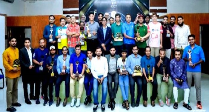 স্পোর্টস বাংলা অ‍্যাওয়ার্ড পেলেন সেরা রানার ও সংগঠকরা