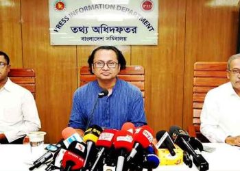 সরকার সাইবার বুলিংয়ের বিরুদ্ধে কঠোর অবস্থান নিয়েছে: তথ্য উপদেষ্টা