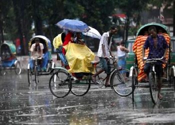 সাগরে গভীর নিম্নচাপ: ভারী বৃষ্টির আভাস
