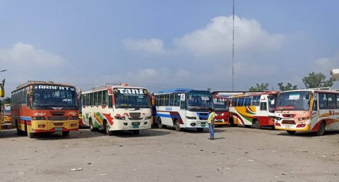 রাজশাহীর সঙ্গে সারা দেশের বাস চলাচল বন্ধ