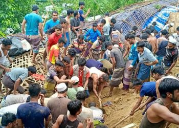চট্টগ্রামে বন্যা-পাহাড়ধসে ৩৯ প্রাণহানি