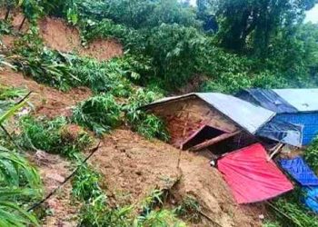 চট্টগ্রামে পাহাড় ধসে প্রাণ গেল ১৩ জনের
