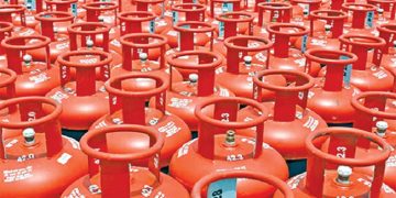 কমলো এলপি গ্যাসের দাম, সন্ধ্যা থেকেই কার্যকর