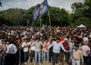 ভারতে ছাত্র আন্দোলনে সমর্থন বাড়ছে, আন্দোলনে সংসদ অচল