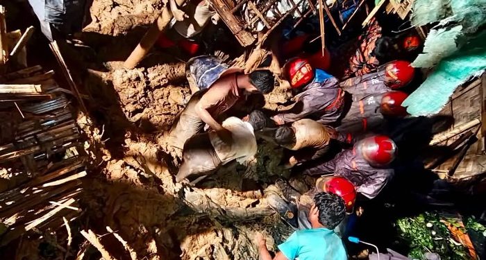 কক্সবাজারে পাহাড়ধসে মৃত বেড়ে ৯