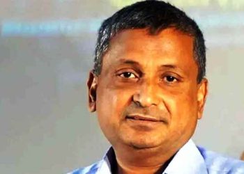 এমপি হিসেবে শপথ নিলেন সরোয়ার আলমগীর