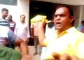 দোহার স্বাস্থ্য কমপ্লেক্সে নারীদের লাইনে শ্রমিকদল নেতা