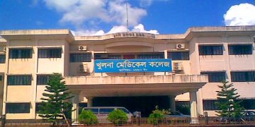 খুলনায় ট্রাকচাপায় ৩ নারী-শিশুর প্রাণহানী