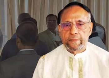 কর্নেল অলি আহমদের মনোনয়নপত্র জমা