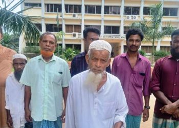 ফাড়িঁখাল নদীতে বাঁধ দিয়ে পানি চলাচল বন্ধ, বিপাকে ২৫০ কৃষক