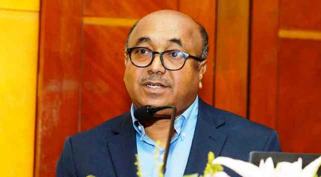 পদত্যাগ করছেন পিএসসির চেয়ারম্যান অধ্যাপক মোবাশ্বের