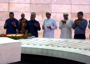 শহীদ জিয়া ও খালেদা জিয়ার কবরে নবনির্বাচিত রাষ্ট্রপতির শ্রদ্ধা