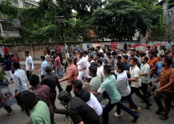 জবি-ঢাকা কলেজসহ বিভিন্ন স্থানে ছাত্রদল-ছাত্রশিবির সংঘর্ষ