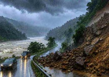 ৪ বিভাগে ভারী বৃষ্টিপাতের পূর্বাভাস, পাহাড়ে ভূমিধসের শঙ্কা