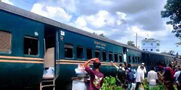 ট্রেনের ৫ বগি লাইনচ্যুত, ঢাকা-ময়মনসিংহ রুটে ট্রেন চলাচল বন্ধ