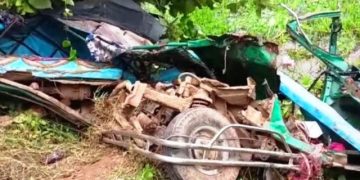 গাজীপুরে সিএনজি-কাভার্ডভ্যানের সংঘর্ষে ৩ জনের প্রাণহানী
