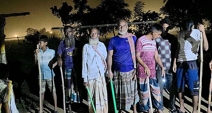 অর্ধশতাধিক নারী-পুরুষকে পুশ ইনের চেষ্টা, ঠেকাল বিজিবি-গ্রামবাসী