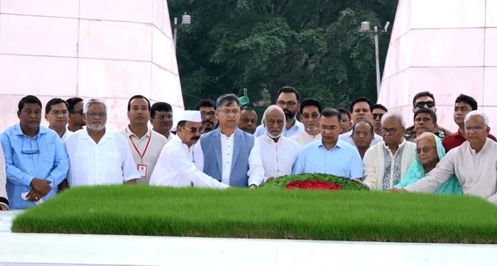 জিয়াউর রহমান ও খালেদা জিয়ার সমাধিতে প্রধানমন্ত্রীর শ্রদ্ধা