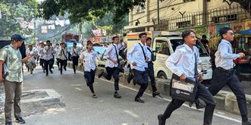 ঢাকা কলেজ ও আইডিয়াল কলেজের শিক্ষার্থীদের মধ্যে ভয়াবহ সংঘর্ষ
