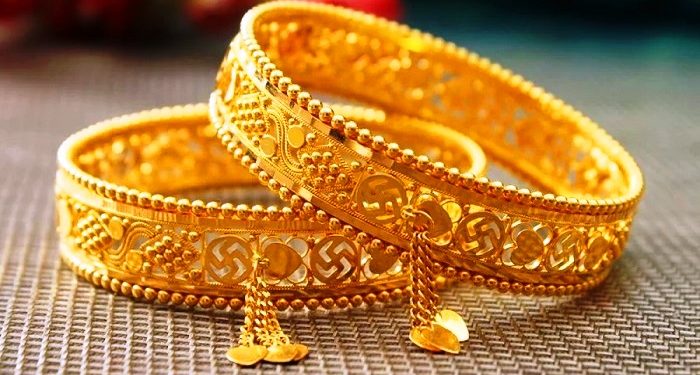 সোনার দাম আরও কমলো