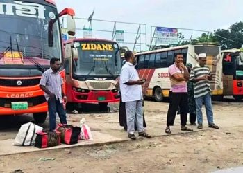 জামালপুর-ঢাকা রুটে বাস চলাচল বন্ধ, ভোগান্তিতে যাত্রীরা