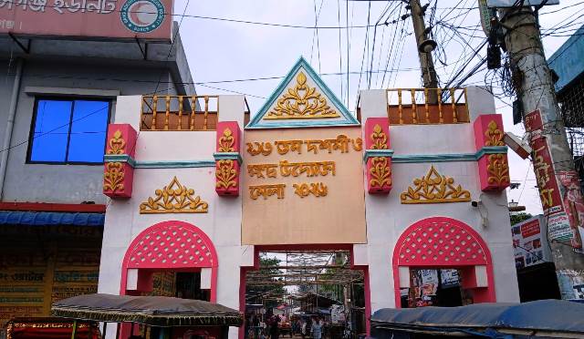 মুন্সীগঞ্জের হাটলক্ষীগঞ্জে ‘দশমীমেলা’ প্রশ্নবিদ্ধ প্রশাসন?